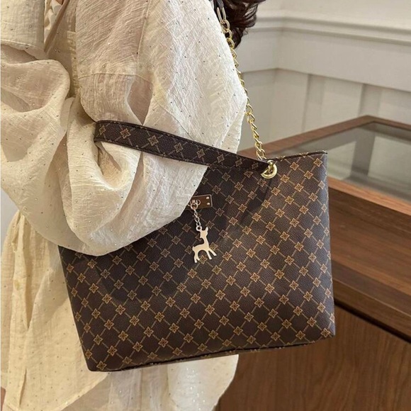 ⚠️Clearance Patterned Chain Shoulder Tote Bag Elegant Brown Gold Accent - Picture 5 of 9